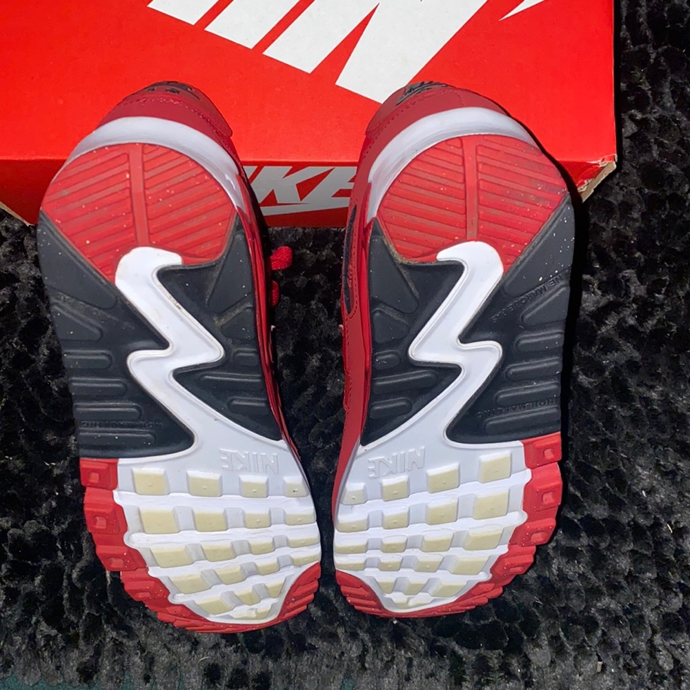 Sneakers - Picture 5 of 5